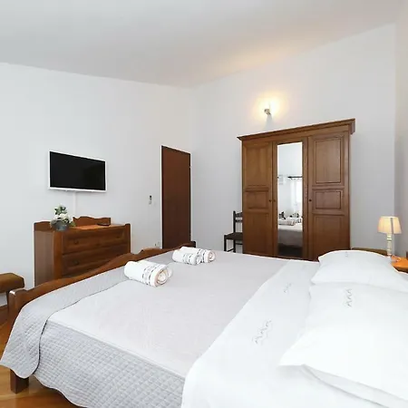 Apartment Vedrana *