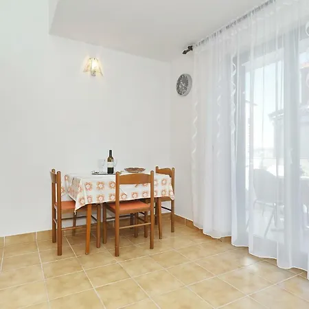 Apartment Vedrana *