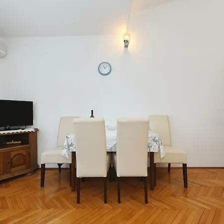 Vedrana Apartment *