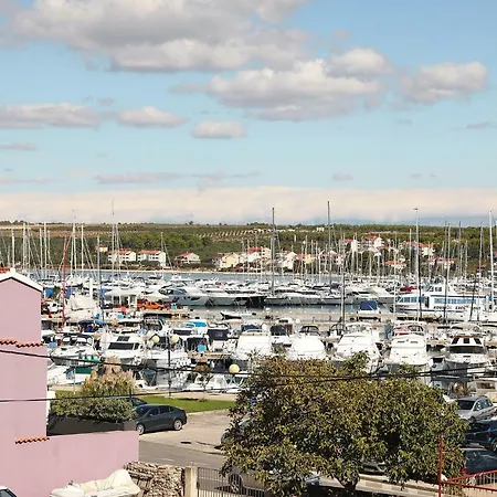 Vedrana Apartament *