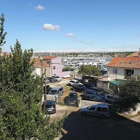 Vedrana Apartment *