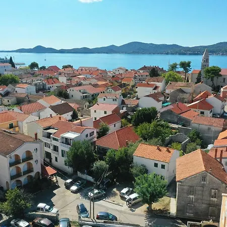 Vedrana Apartment *