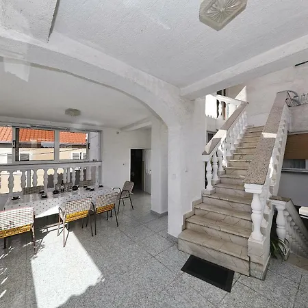 Apartment Vedrana *