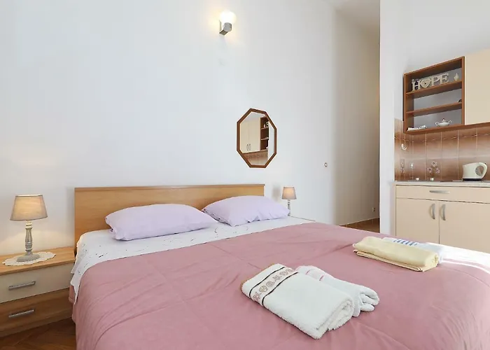 Vedrana Apartment *