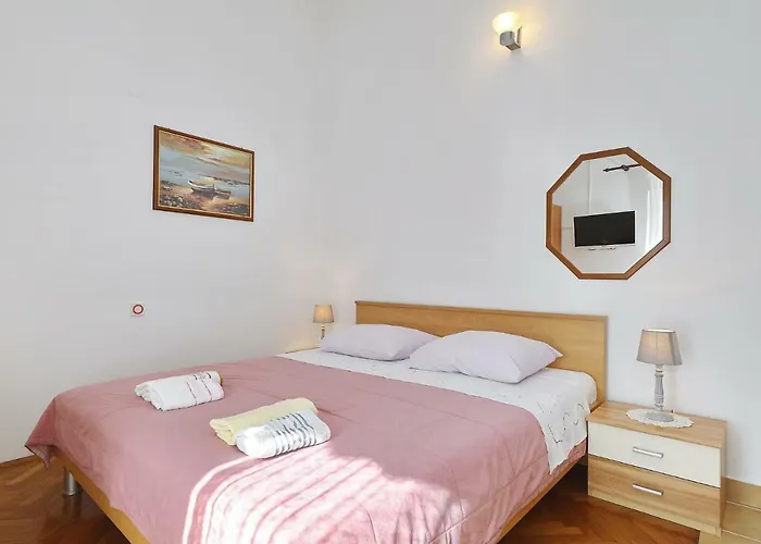 Vedrana Apartment *