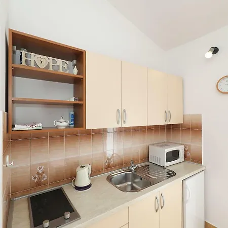 Vedrana * ביוגראד נה מורו