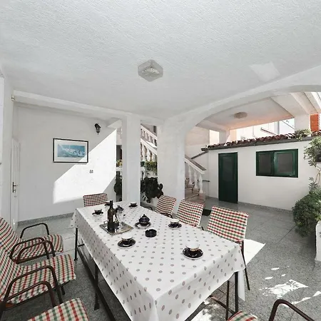 Апартаменты Vedrana *