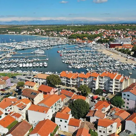 Апартаменты Vedrana Биоград-на-Мору